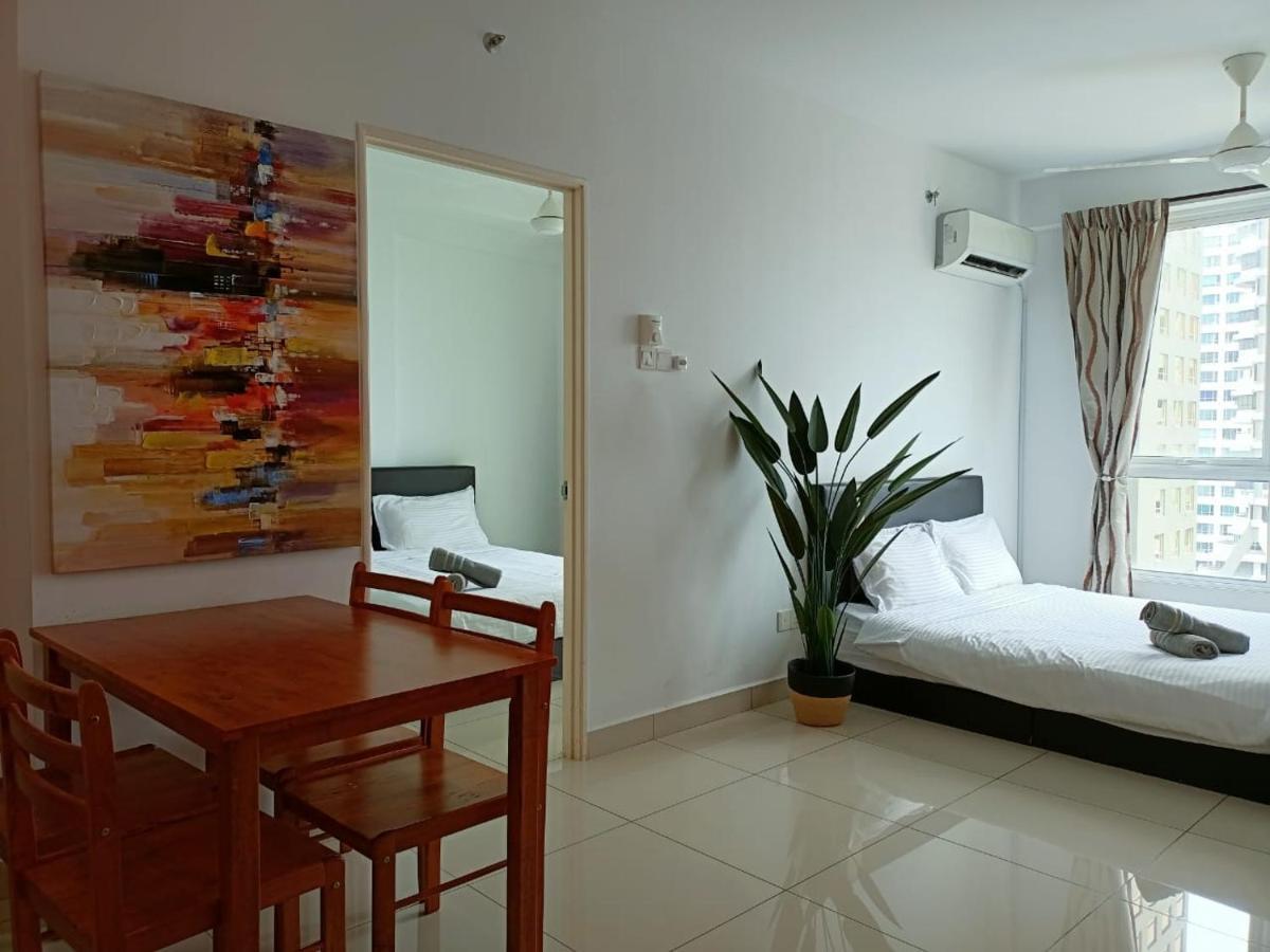 Family Suites At Mansion One By Maj George Town Extérieur photo