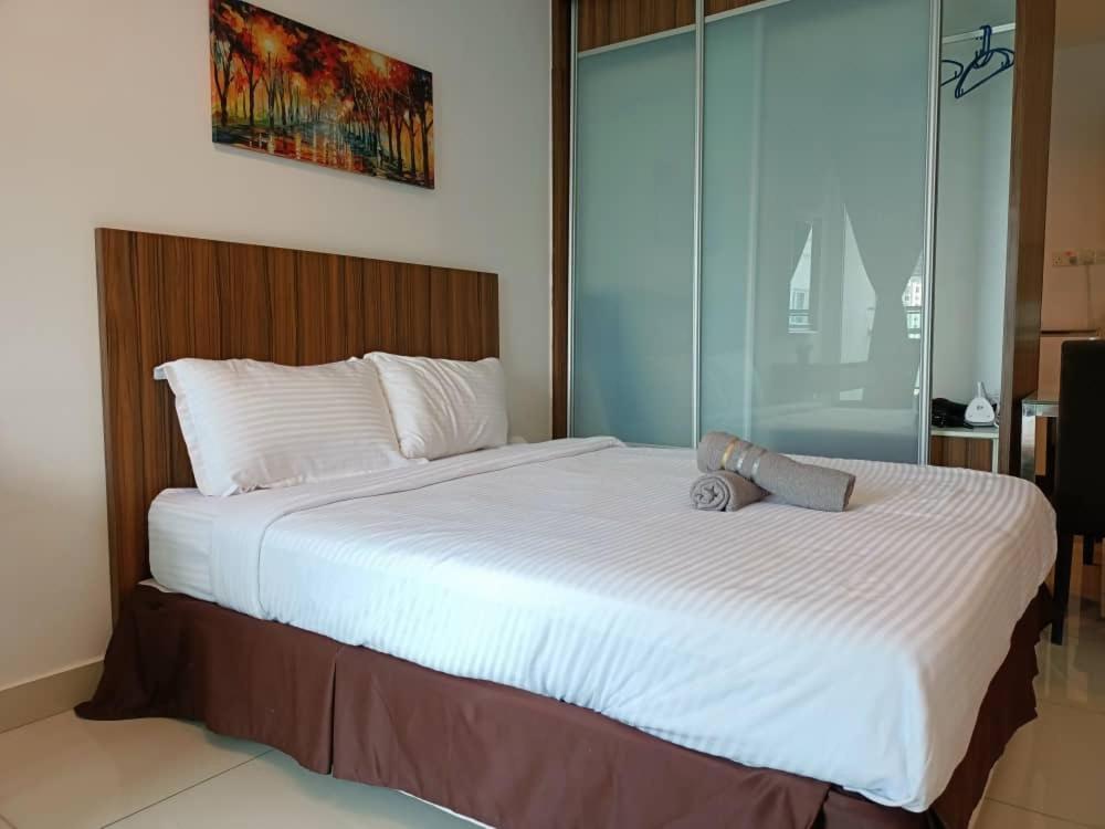 Family Suites At Mansion One By Maj George Town Extérieur photo