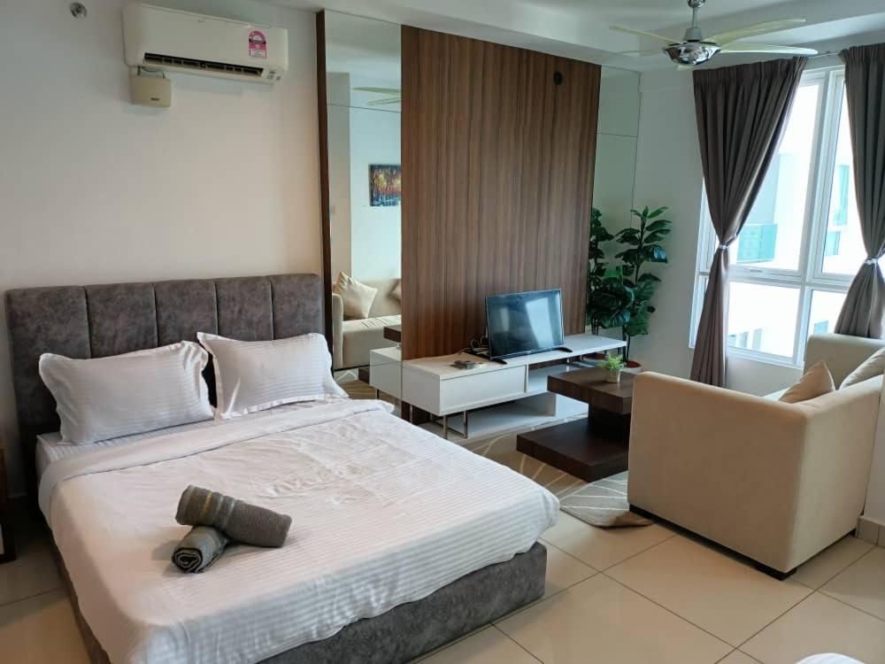 Family Suites At Mansion One By Maj George Town Extérieur photo
