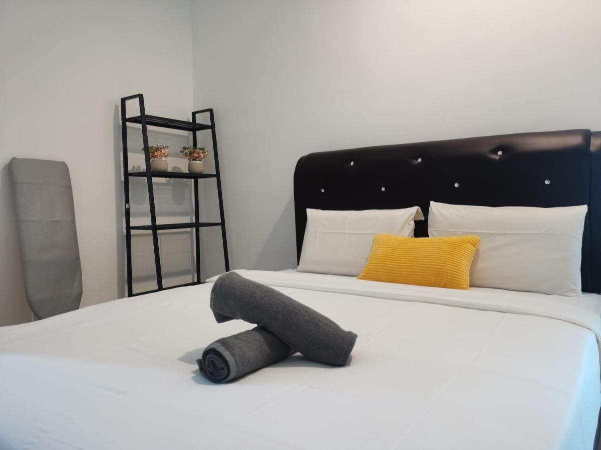 Family Suites At Mansion One By Maj George Town Extérieur photo