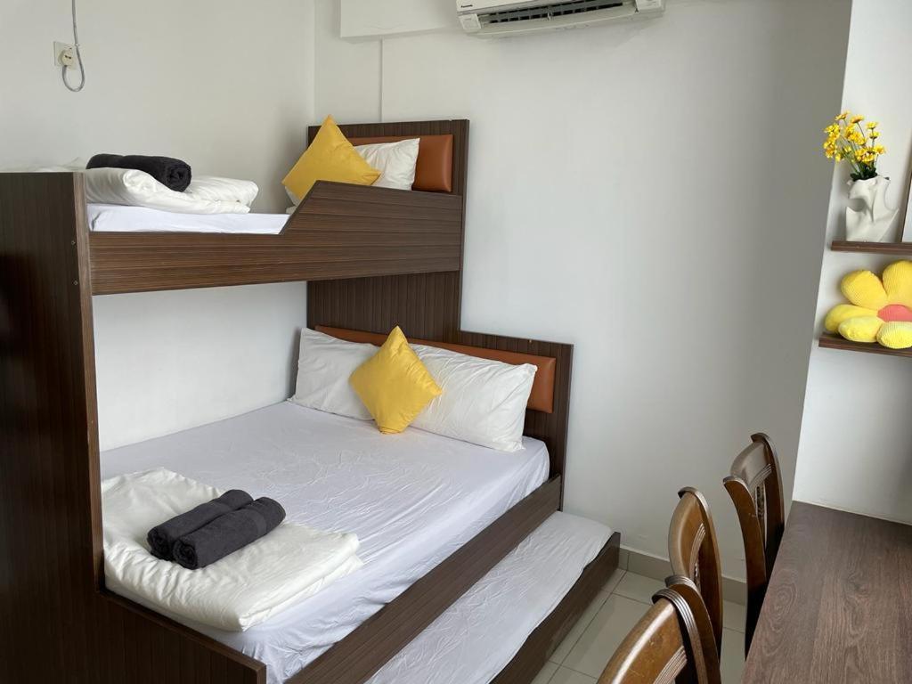 Family Suites At Mansion One By Maj George Town Extérieur photo