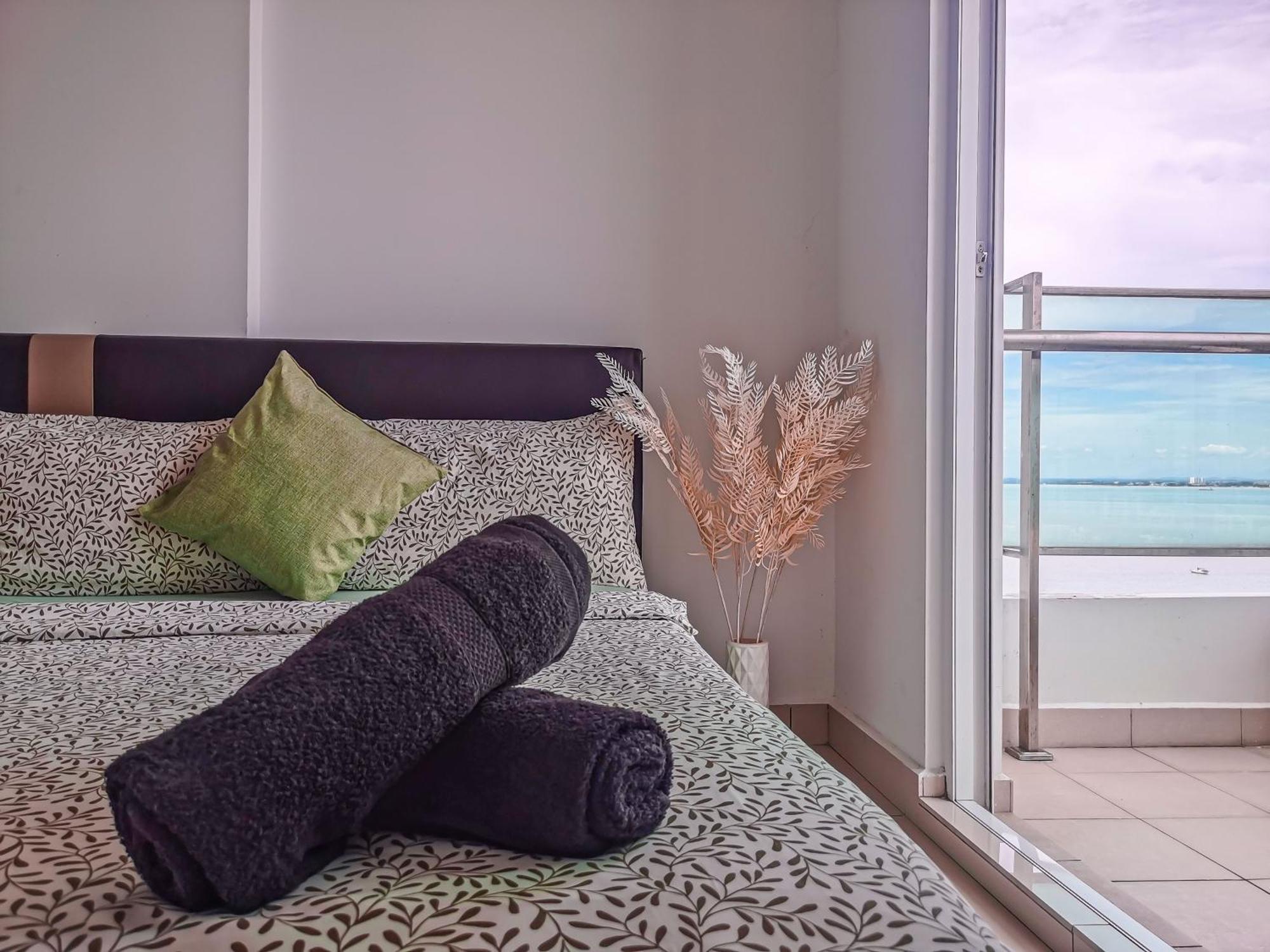 Family Suites At Mansion One By Maj George Town Extérieur photo